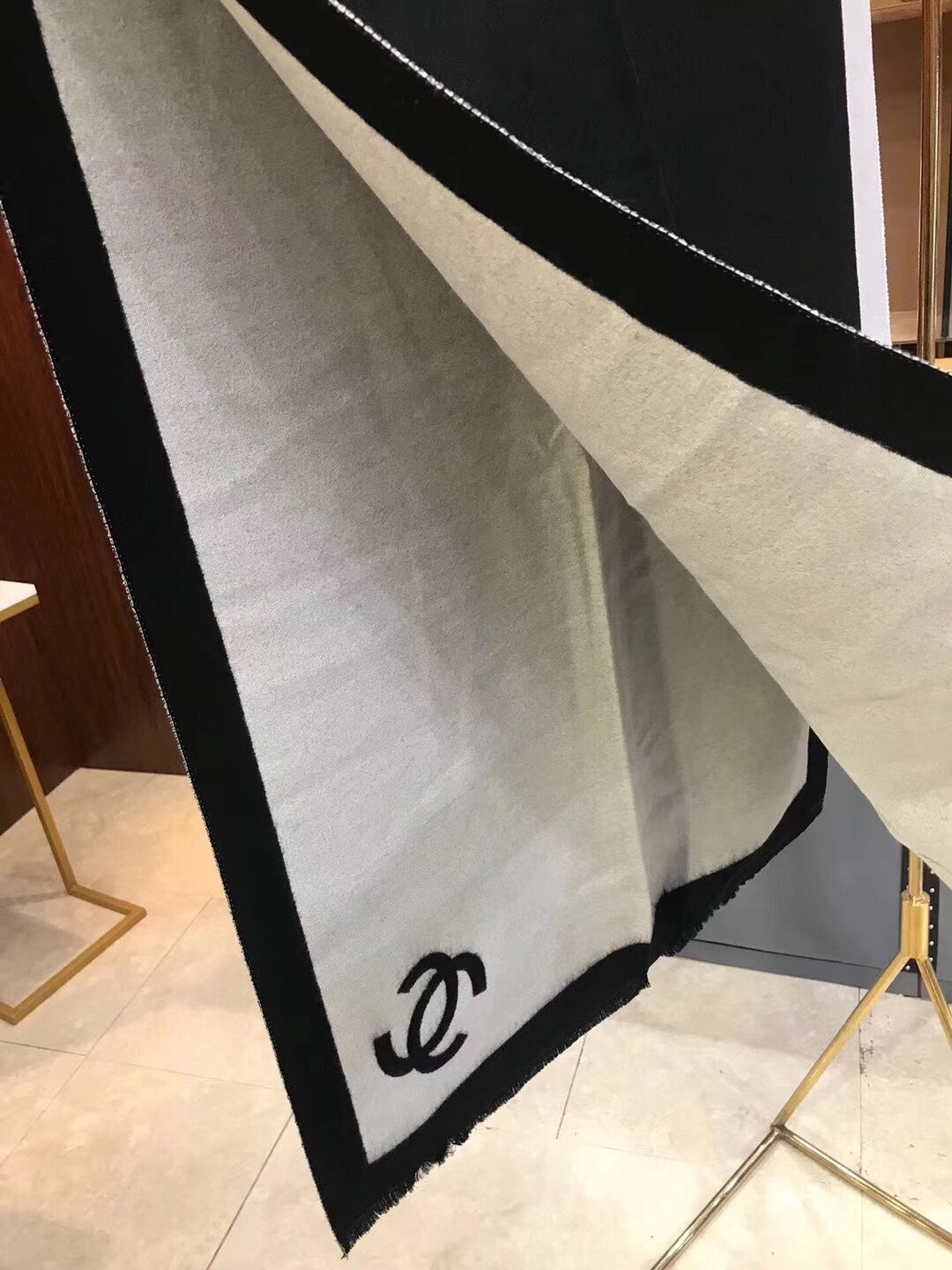 CC Scarf 180 CM In Black Mix White Cashmere 360523