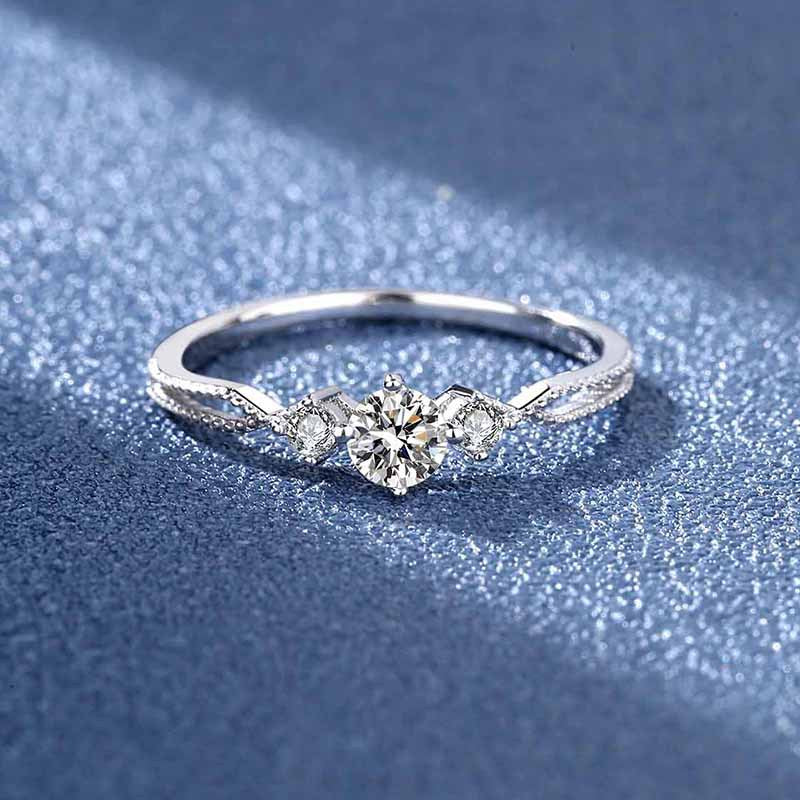 Moissanite Wedding Ring - Timeless Elegance in High-Quality Silver