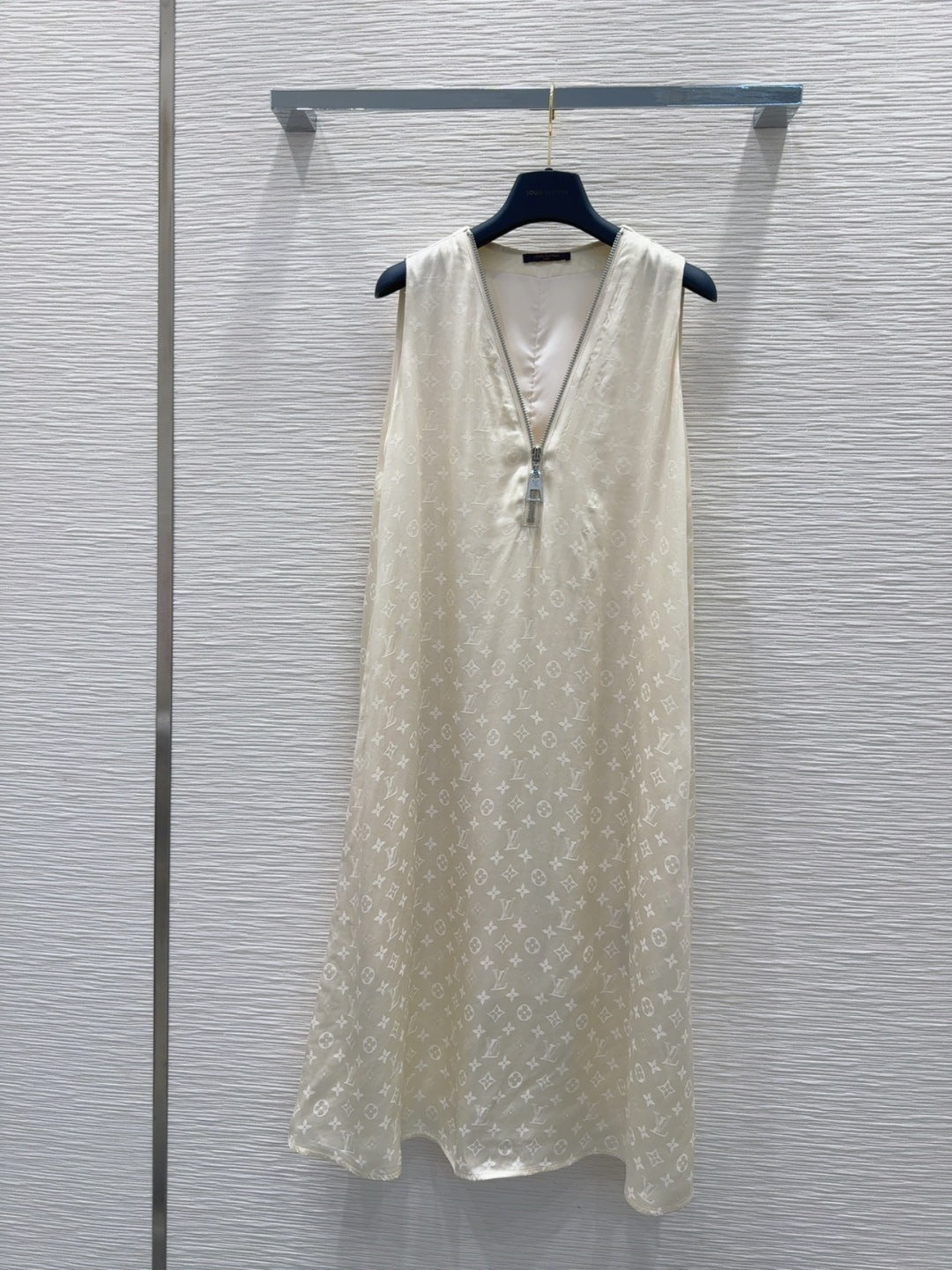 LV 25 Custom Zipper Collar Dress Black White Viscose Rayon