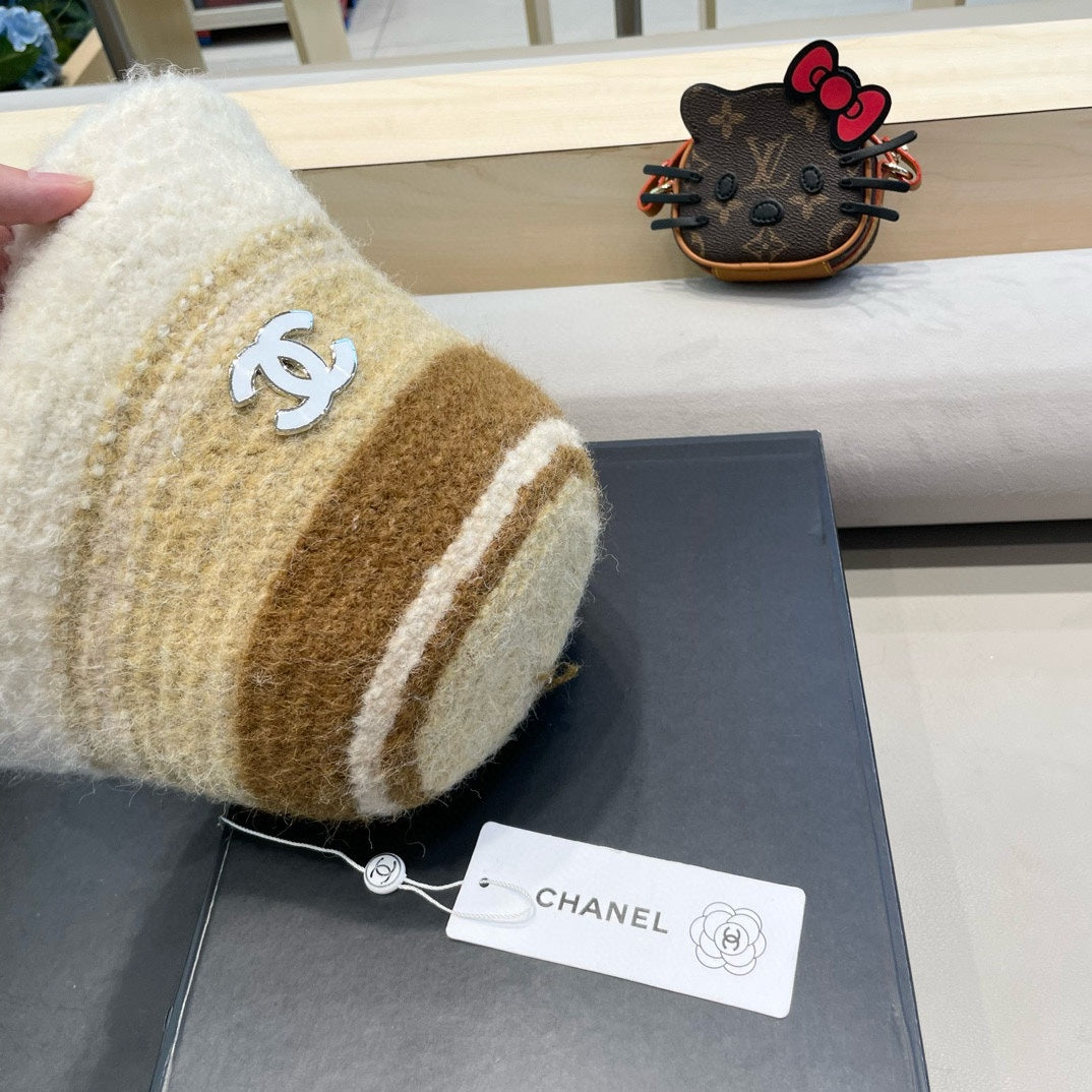 BUCKET HAT IN COLORFUL FLEECE 421130