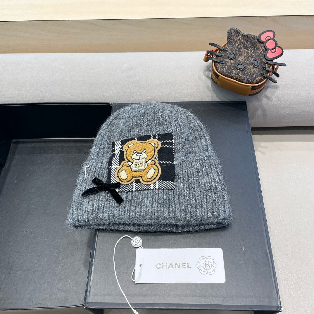 BEANIE HAT IN SHARK GRAY WOOL WITH BOW 421252