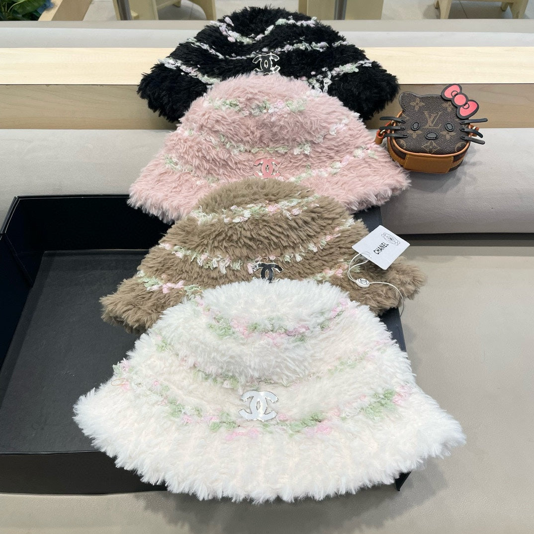 BUCKET HAT IN BLACK FLEECE 421273