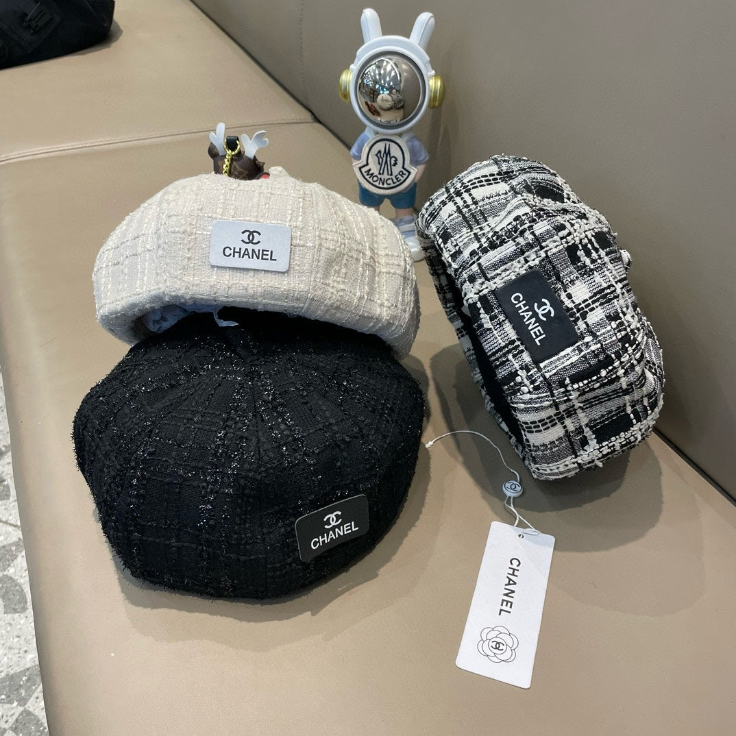 BERET HAT IN WHITE WOOL TWEED 422553