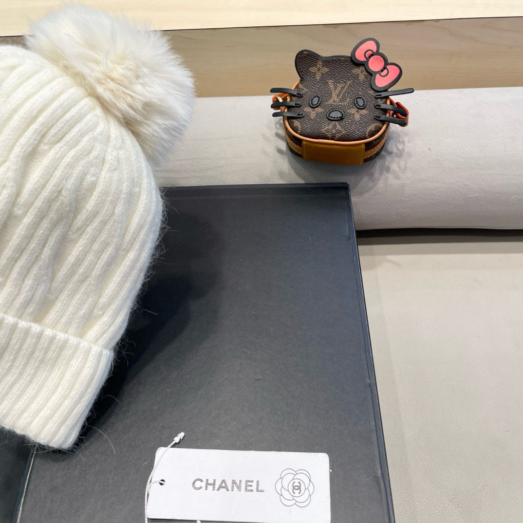 BEANIE HAT IN WHITE WOOL 422176