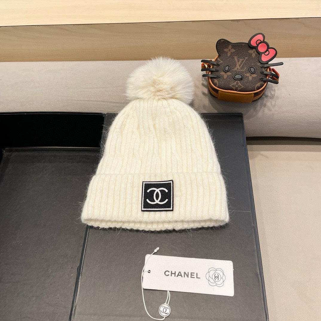 BEANIE HAT IN WHITE WOOL 422176