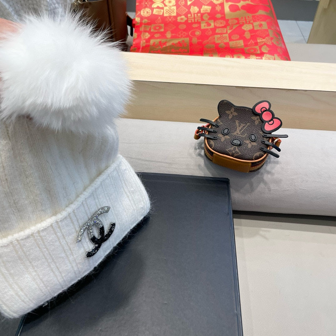 BEANIE HAT IN WHITE WOOL 426233