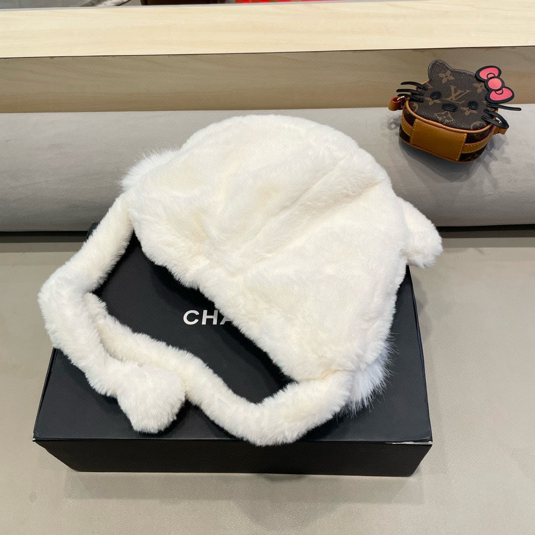 BEANIE HAT IN WHITE LAMB FUR 426240