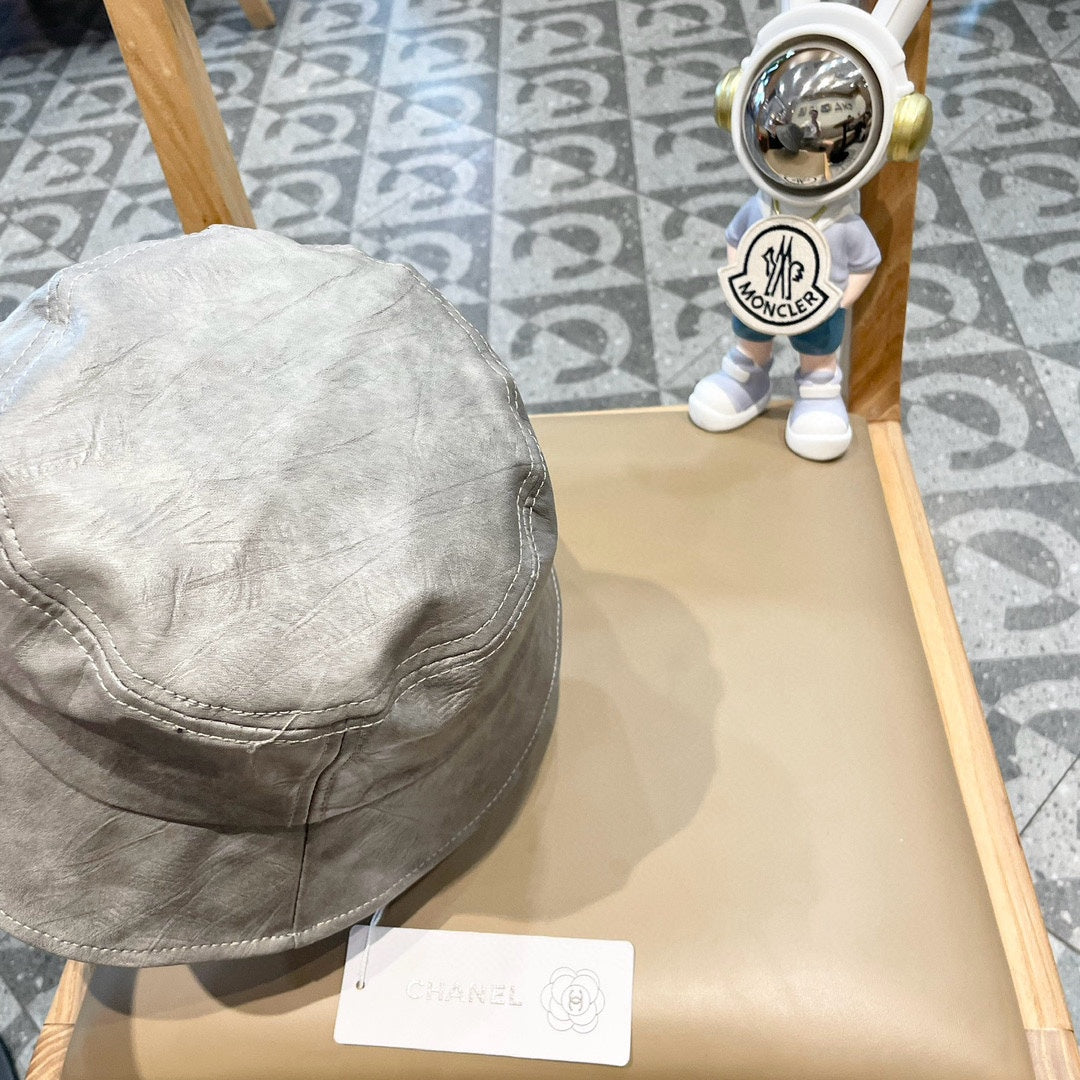 BUCKET HAT IN PASTEL GRAY CALFSKIN 431730