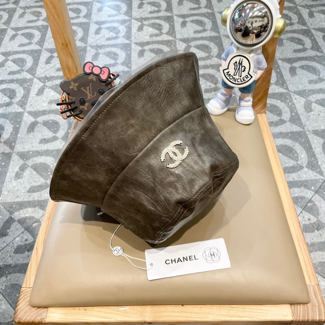 BUCKET HAT IN WOOD BROWN CALFSKIN 431731