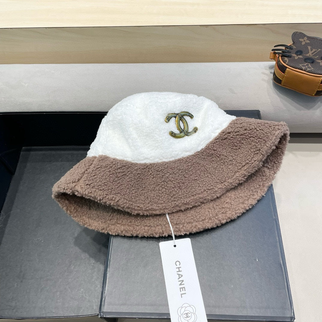 BUCKET HAT IN WHITE MIX MEDIUM BROWN LAMB WOOL 431622