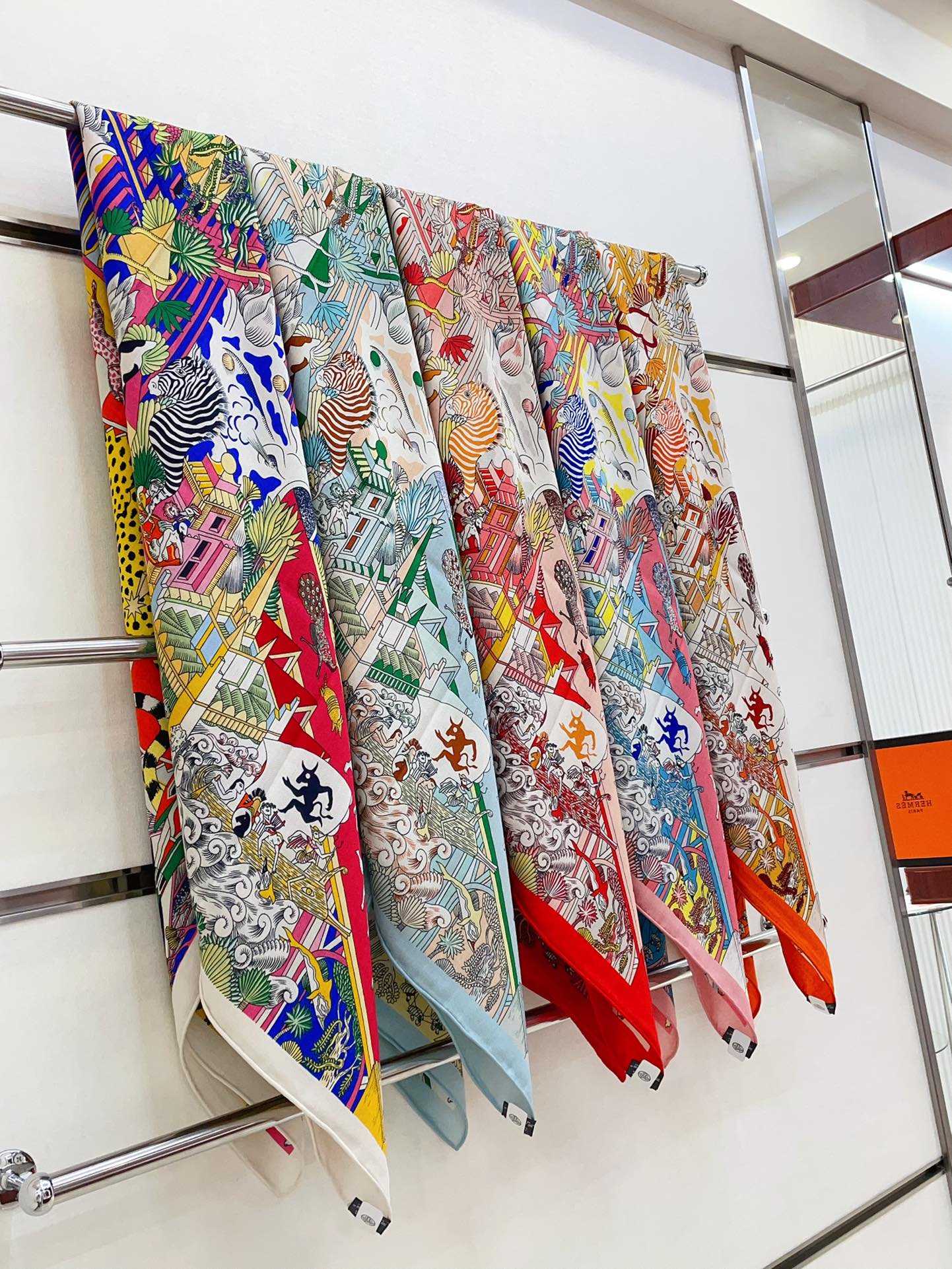 Animapolis Scarf 140 CM In Colorful Cashmere And Silk 306570