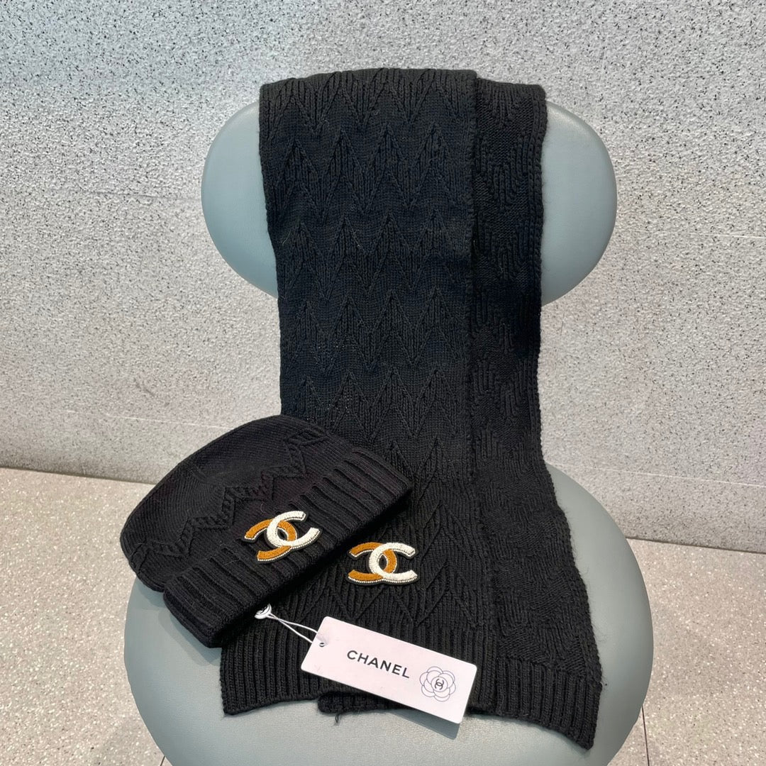 SET HAT AND SCARF IN BLACK WOOL 420823