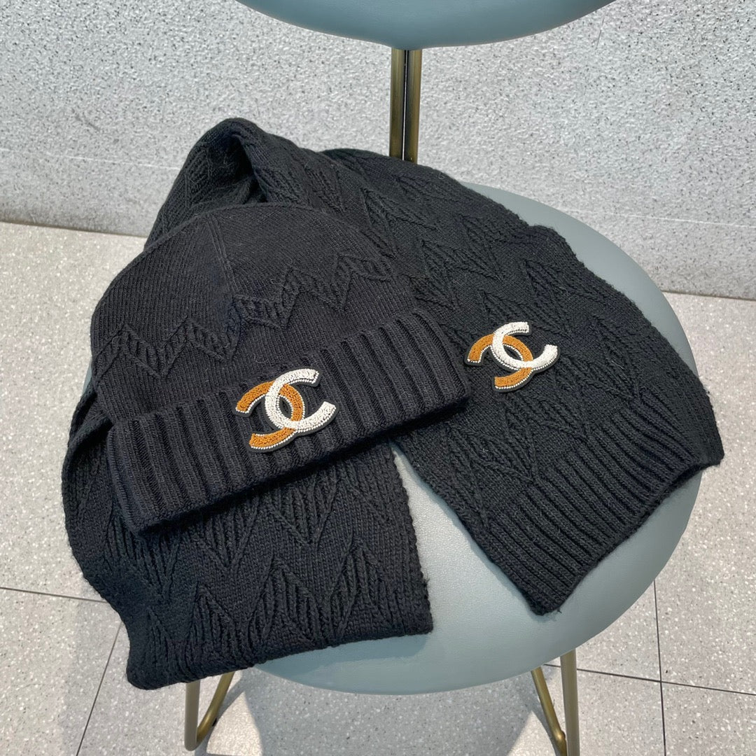 SET HAT AND SCARF IN BLACK WOOL 420823