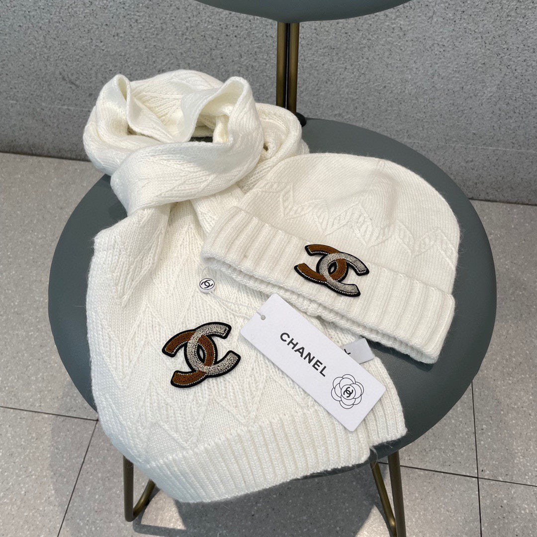 SET HAT AND SCARF IN WHITE WOOL 420824