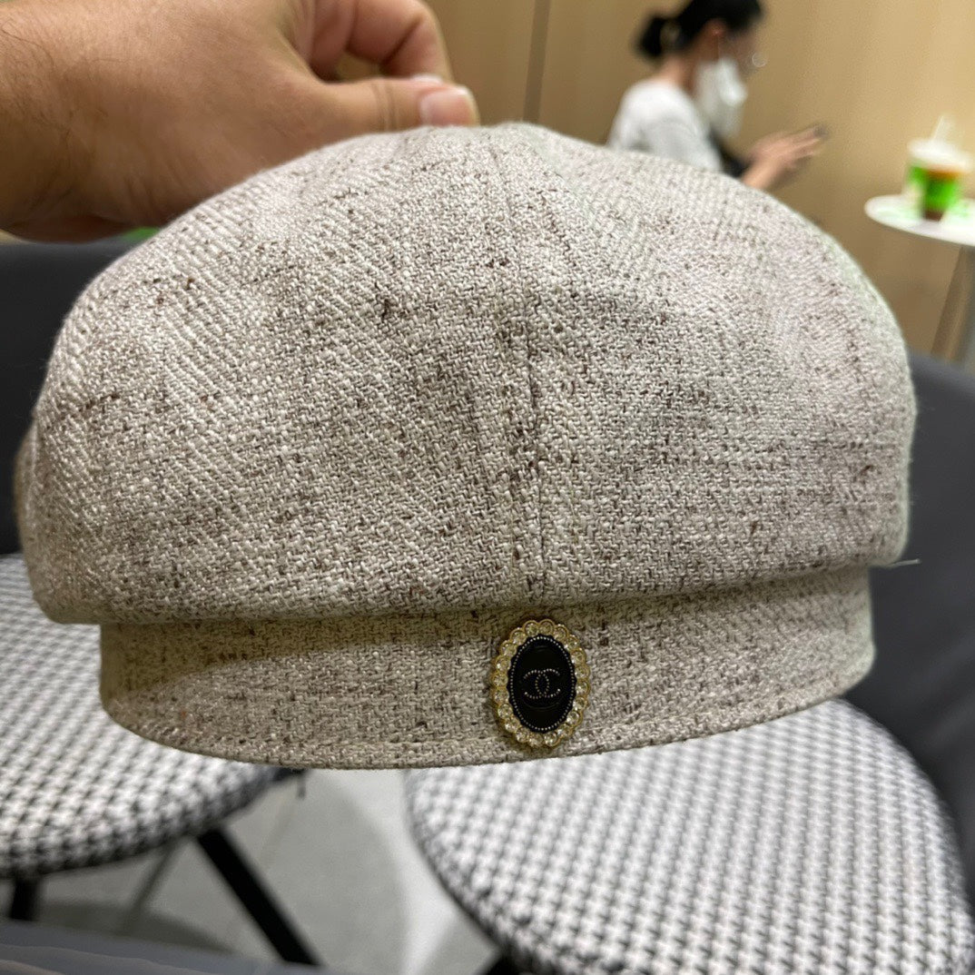 BERET HAT IN BEIGE FABRIC 420943