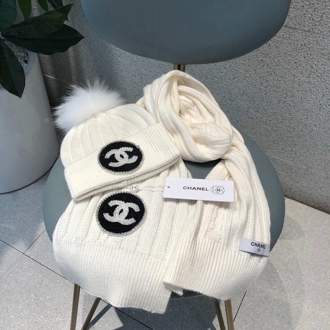 SET BEANIE HAT AND SCARF IN WHITE WOOL 424023